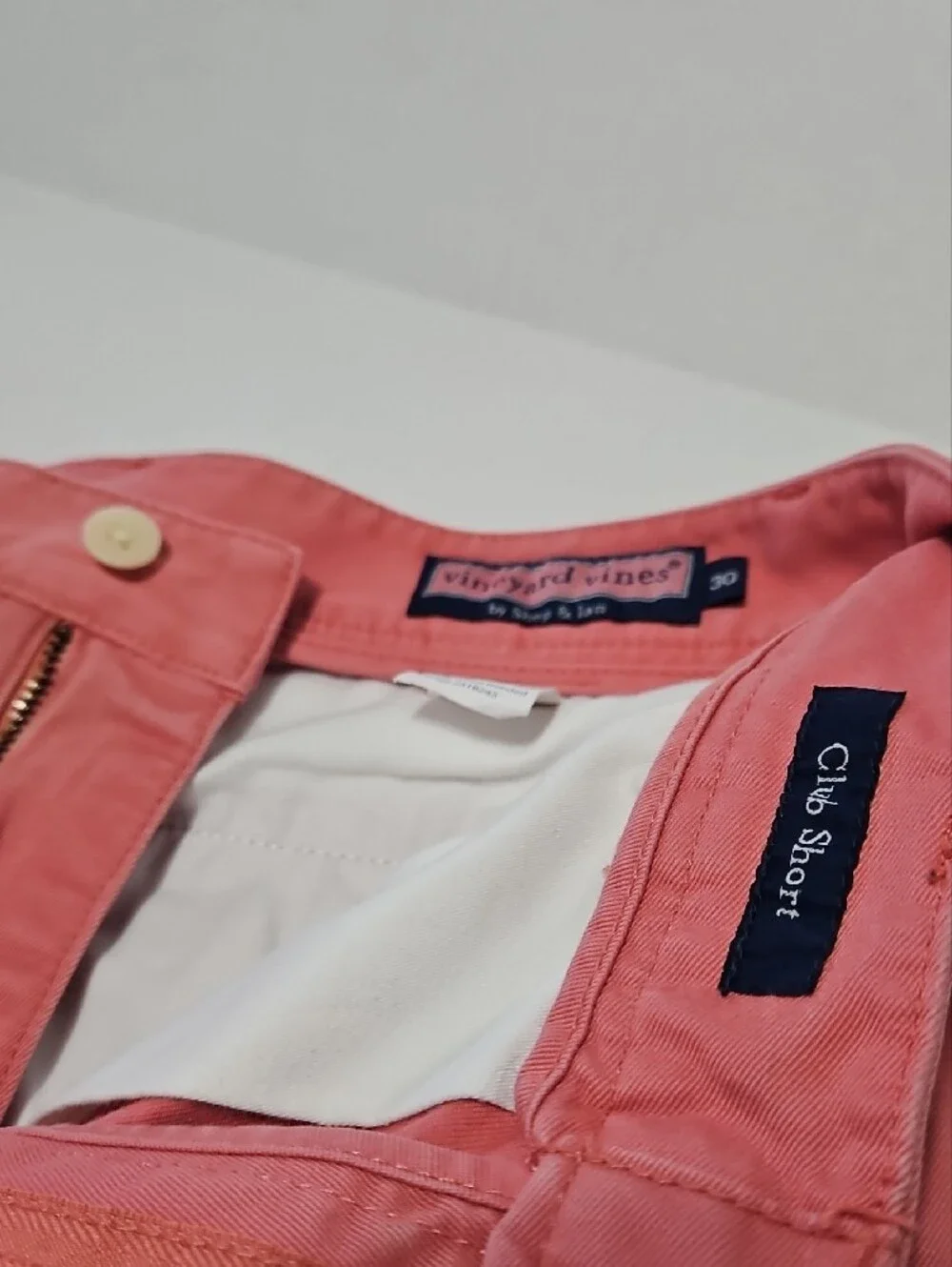 Vineyard Vines Men's Coral Pink Flat Front Shorts Size 30